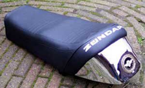 Model Centin met chroom spitse achterkant Zündapp Buddy seat