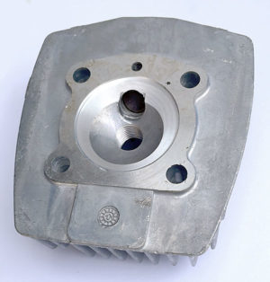 Cilinderkop ø46mm voor Peugeot 103, met decompresseur