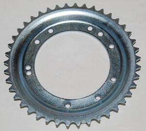 Achtertandwiel 42T, Ø98, 10 gats, 8mm hoog, gietwiel Mobylette