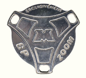 Tankdop ø30mm schroefdraad, verchroomd ster model met logo Mobylette